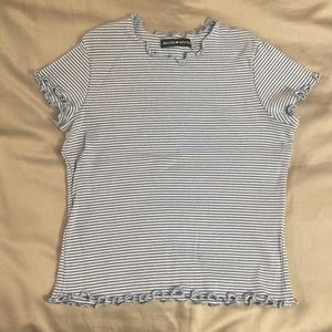 Brandy Melville short sleeve top. Size small. Good condition.